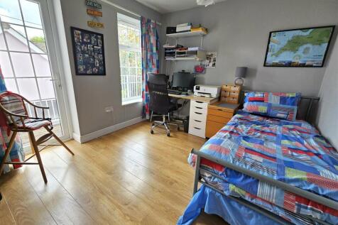 BEdroom 5.jpg