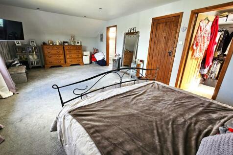 Bedroom 1.1.jpg