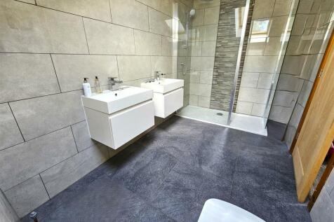 Ensuite.jpg