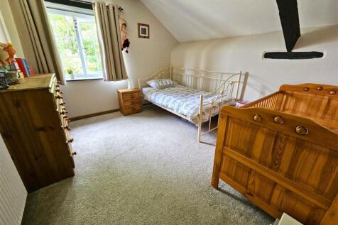 Bedroom 5.jpg