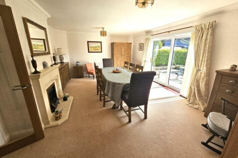 Dining Room.jpg