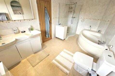 Ensuite.jpg