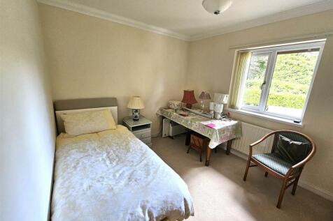 Bedroom 4.jpg