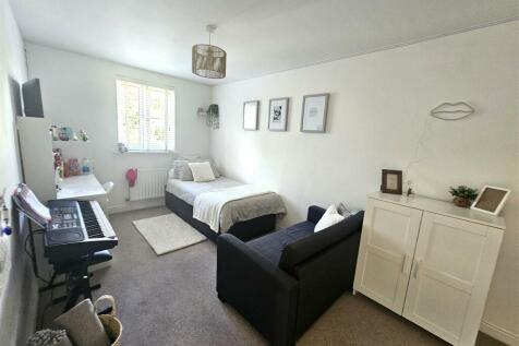 Bedroom 3.jpg