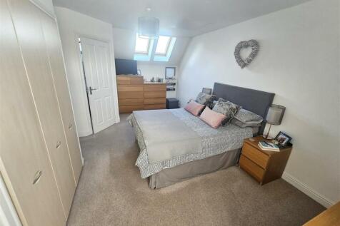Further Bedroom 1.jpg