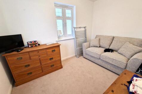 Bedroom 4.jpg