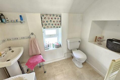 Bathroom.jpg
