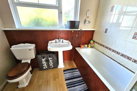 Bathroom.jpg
