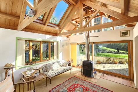 Living Room.jpg