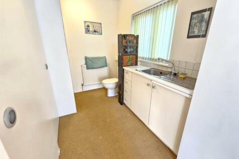 Ground Floor Shower Room.jpg