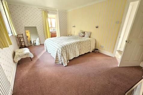 Master Bedroom.jpg