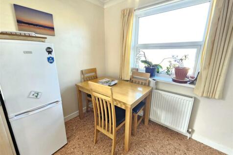 Breakfast Area.jpg