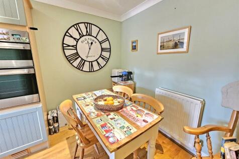 Dining Area.jpg