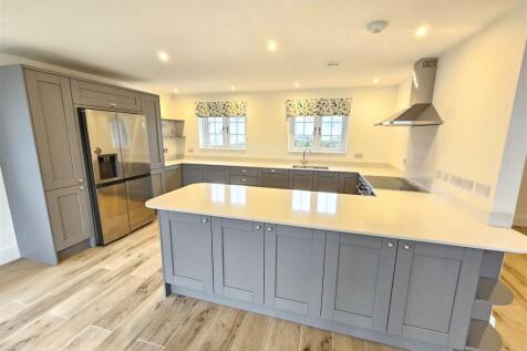 Kitchen 1.jpg