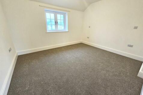 Bedroom 4.jpg