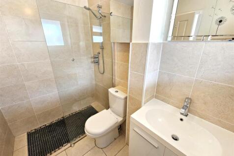 Shower Room.jpg