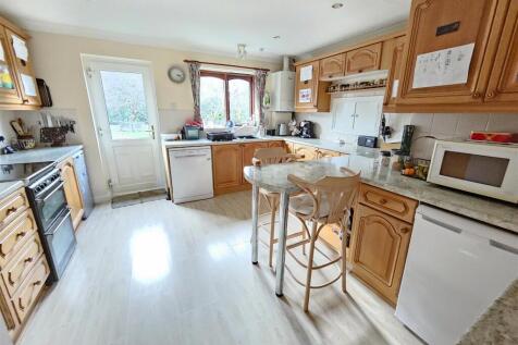 Kitchen Breakfast Room.jpg