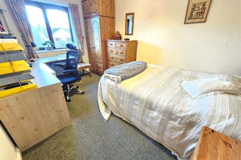 Bedroom 2.jpg