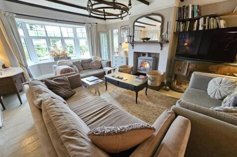 Sitting Room.jpg