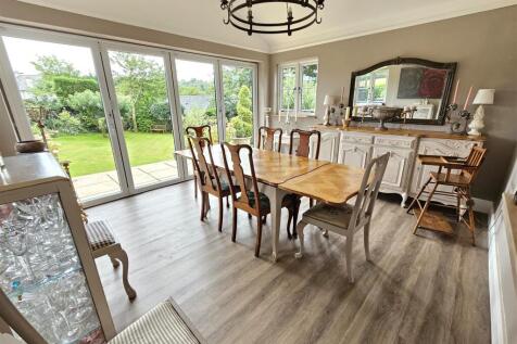 Dining Room.jpg