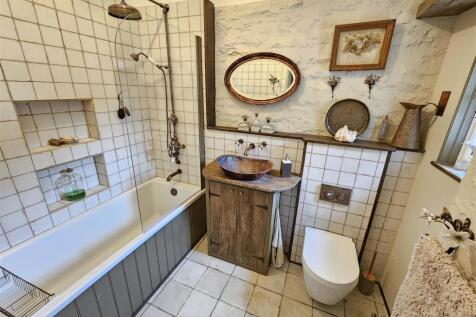 En Suite Bed 3.jpg