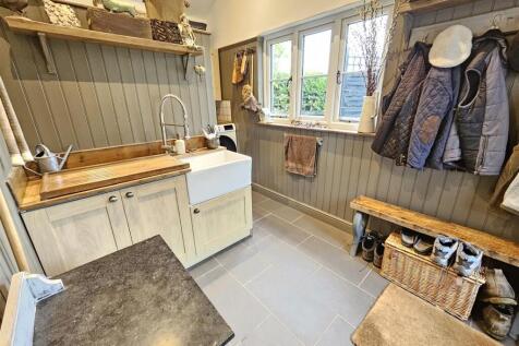 Utility Room (2).jpg