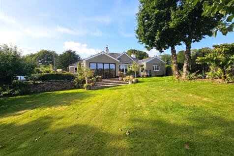 Gardens and rear.jpg