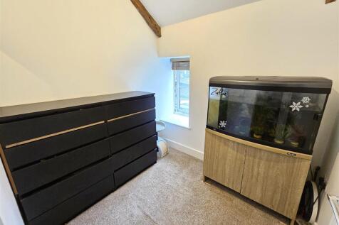 Bedroom 2.jpg