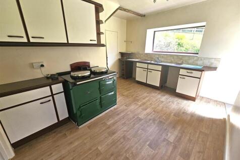 Kitchen (2).jpg
