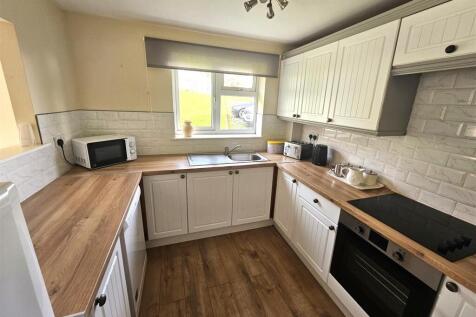 Further Kitchen.jpg