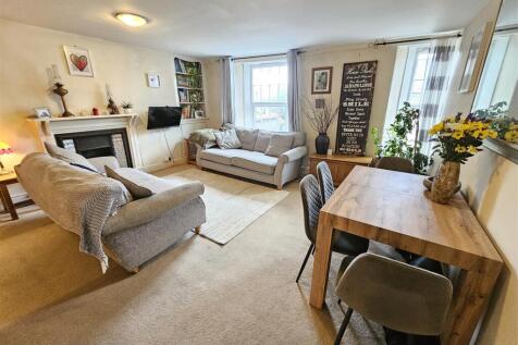 Sitting Dining Room.jpg