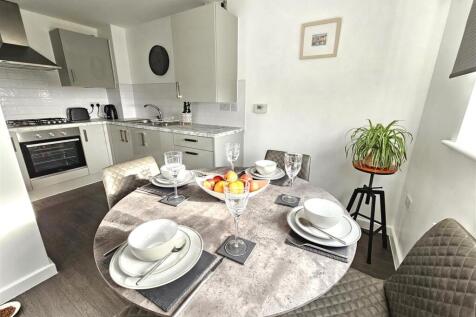 Dining Area.jpg