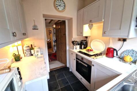 Kitchen (2).jpg