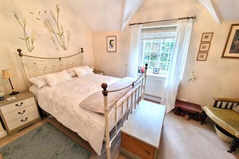 Bedroom 1.jpg