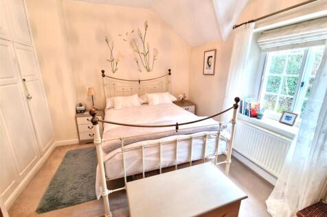 Bedroom 1 (2).jpg