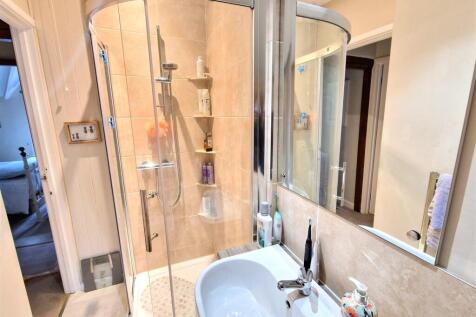 Shower Room.jpg