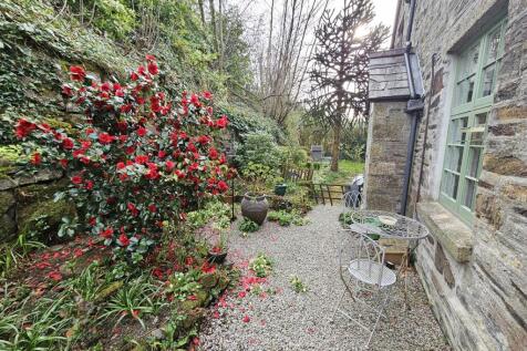 Front Garden.jpg