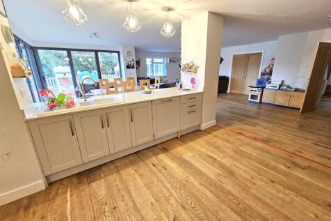 Open Plan Kitchen area.jpg