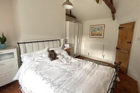 Bedroom 1.jpeg