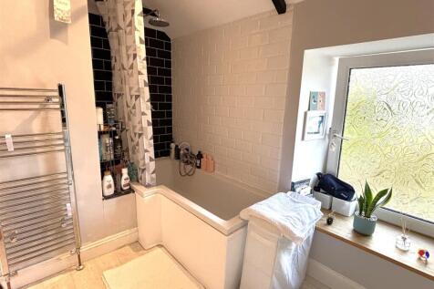 Bathroom (2).jpeg