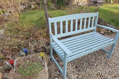 Outdooor bench.jpg