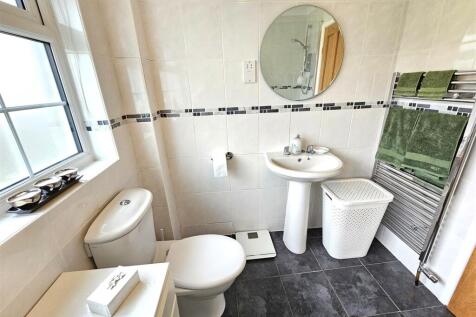 Shower Room 1.jpg