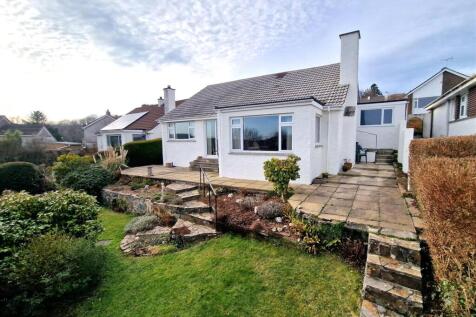 Rear Elevation and Garden.jpg