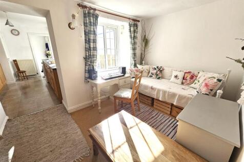 Dining Area.jpg