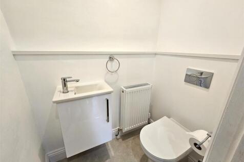 Downstairs Cloakroom.jpg