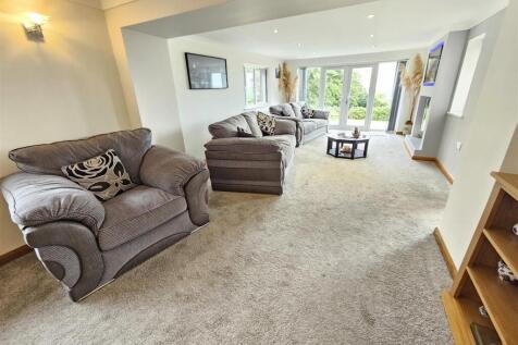Lounge area.jpg