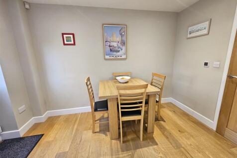 Dining Area.jpg