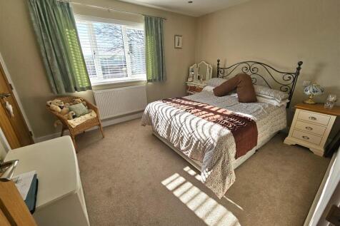 Bedroom 2 (2).jpg