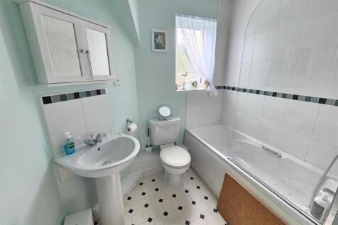 Bathroom.jpg