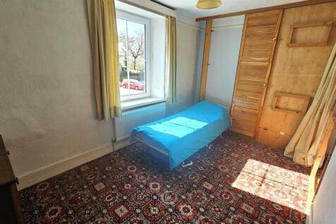 Bedroom 3.jpg